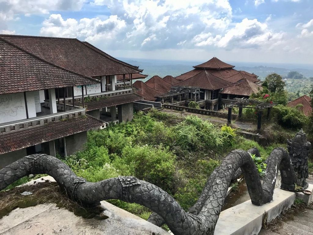 Bali abandoned hotel