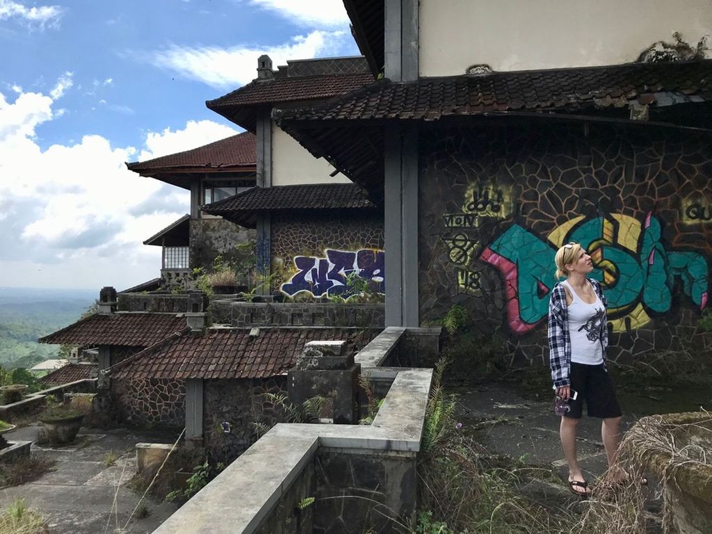 Abandoned hotel Bali