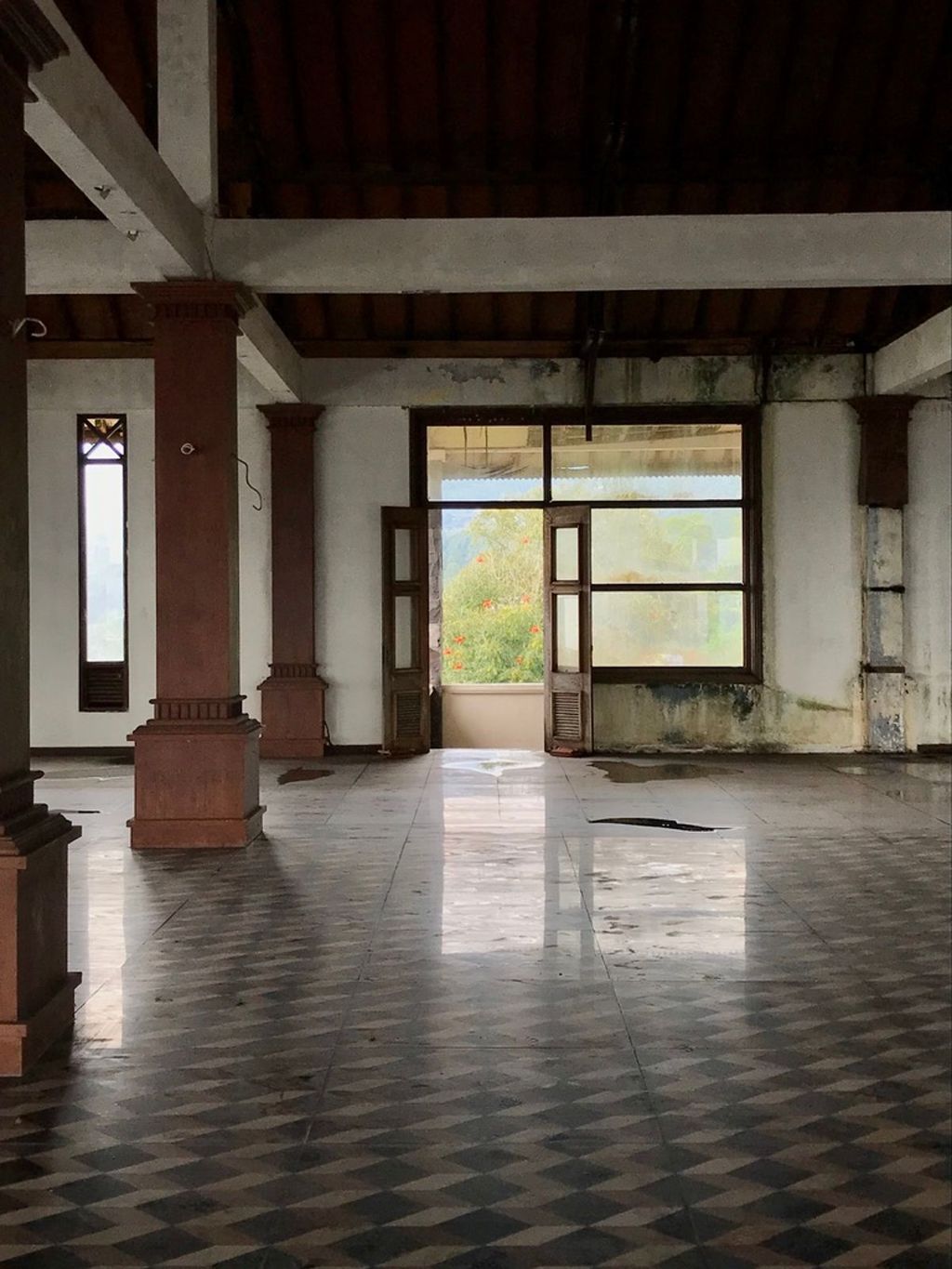 Abandoned hotel Bali