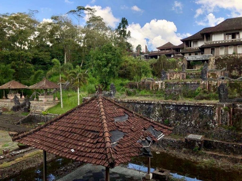Abandoned hotel Bali